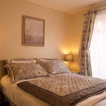 York City Centre, Recently Renovated 2 Bedroom Flat ภายนอก รูปภาพ