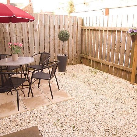York City Centre, Recently Renovated 2 Bedroom Flat ภายนอก รูปภาพ