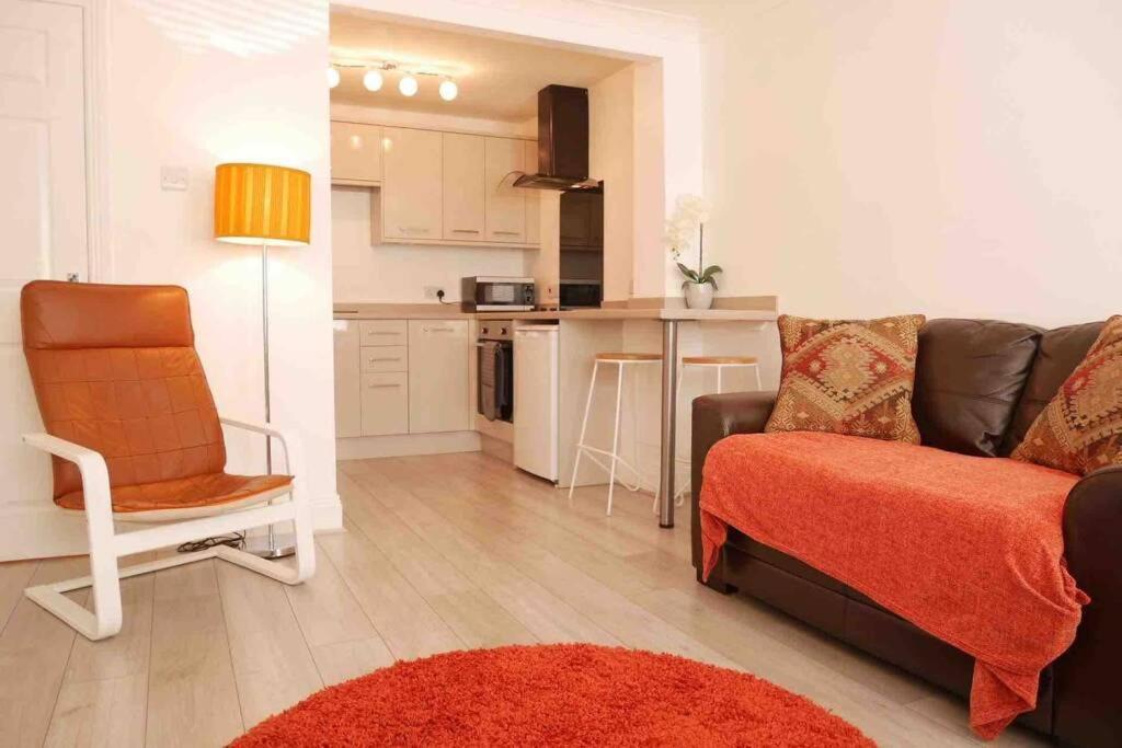York City Centre, Recently Renovated 2 Bedroom Flat ภายนอก รูปภาพ