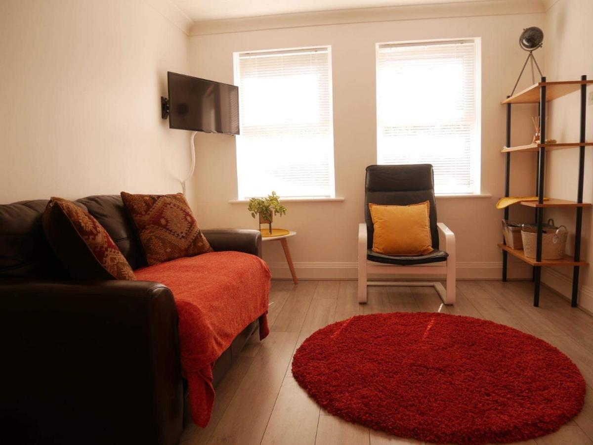 York City Centre, Recently Renovated 2 Bedroom Flat ภายนอก รูปภาพ